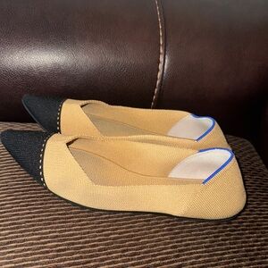 Rothy’s Women's Black and Tan Flats